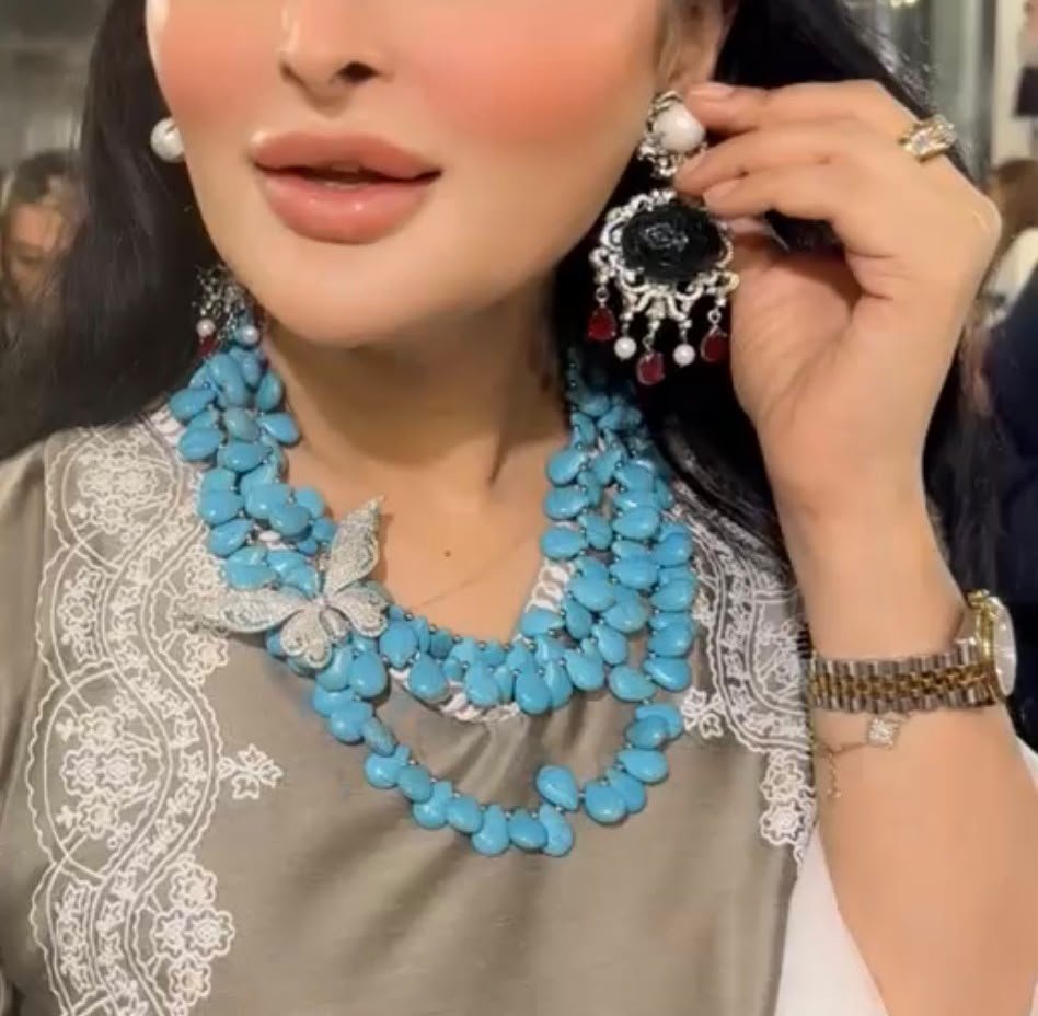 Real three layered turquoise stones necklace