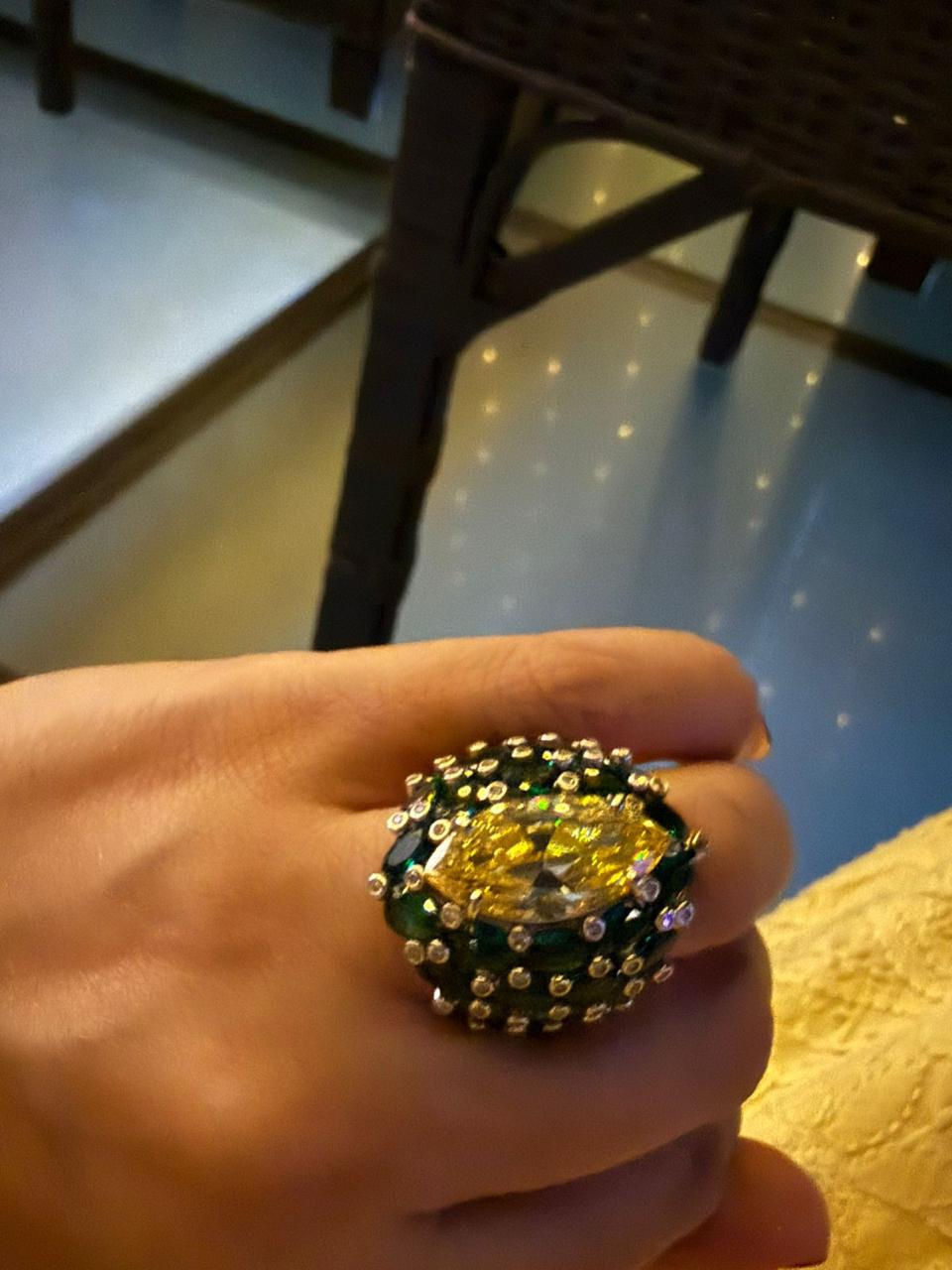Diamond maisonette zircons rings