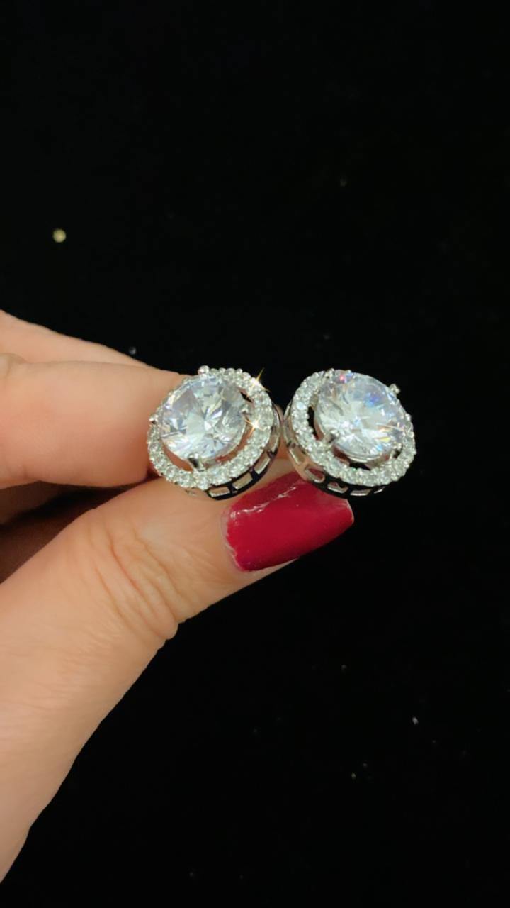 Eleganto Earrings